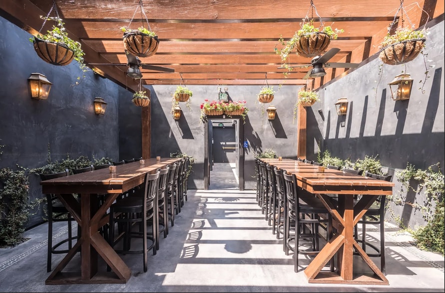More Photos Of 10543 W Pico Blvd, Los Angeles Restaurant For Lease