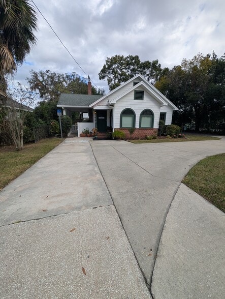 More Photos Of 1427 E Fort King St, Ocala Flex For Sale