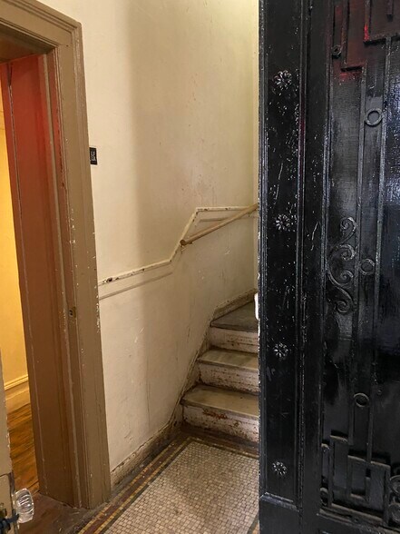 More Photos Of 38 S Main Ave, Albany Multifamily For Sale
