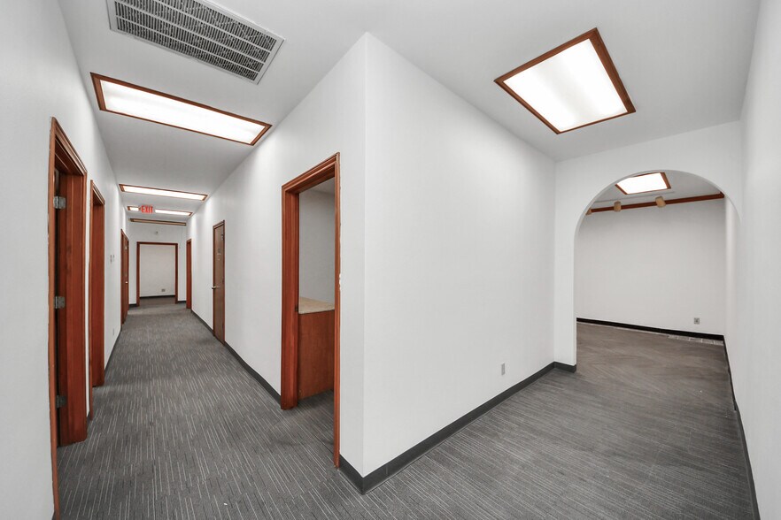 More Photos Of 13615 Bellaire Blvd, Houston Medical For Lease