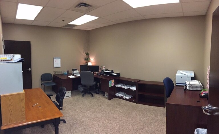 More Photos Of 1630 E Bradford Pky, Springfield Medical For Lease