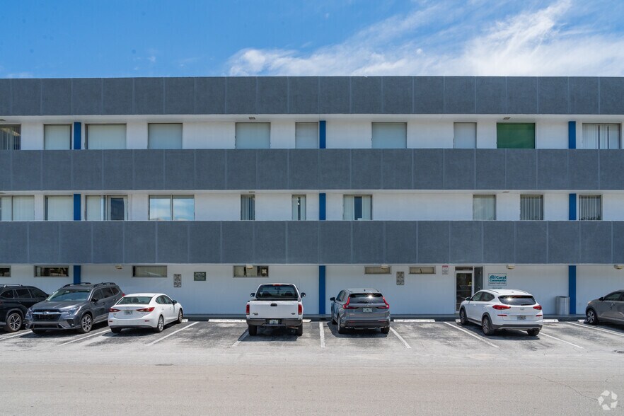 More Photos Of 1930 NE 47th St, Fort Lauderdale Medical For Lease