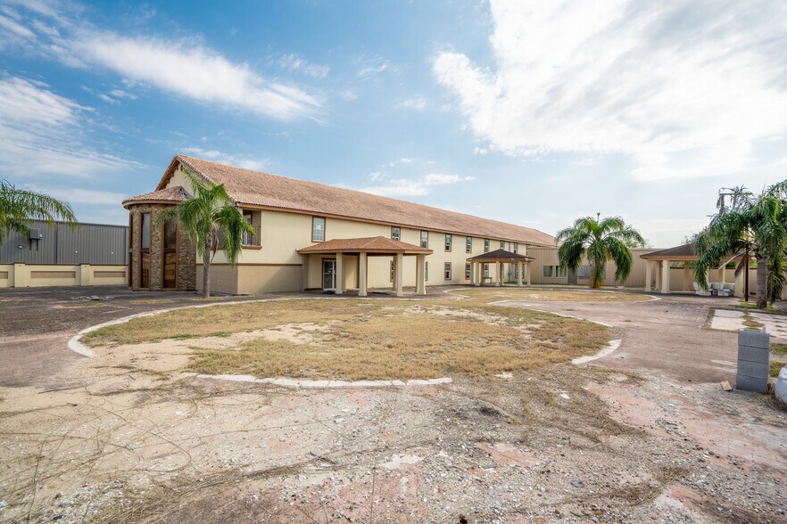 More Photos Of 2301 E Expressway 83, Donna Hotel For Sale