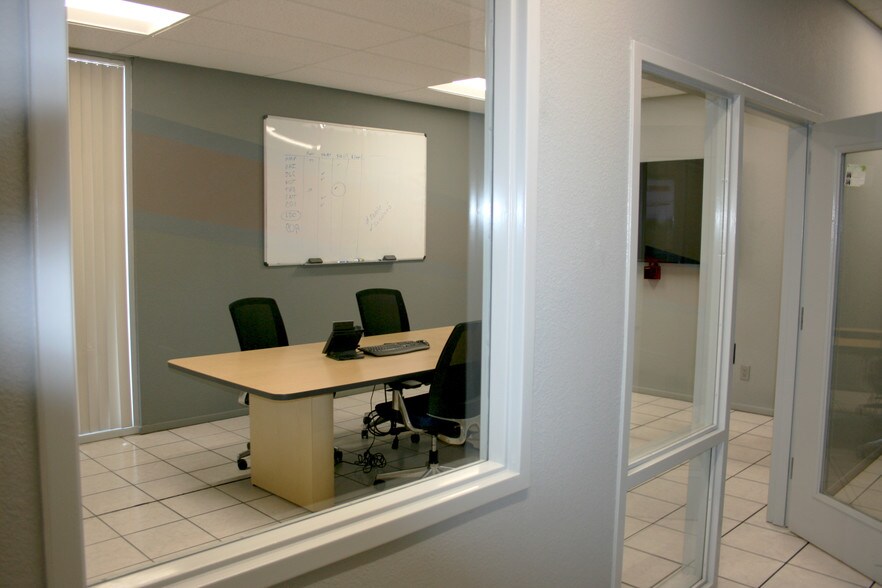 More Photos Of 1138 Barranca Dr, El Paso Warehouse For Lease