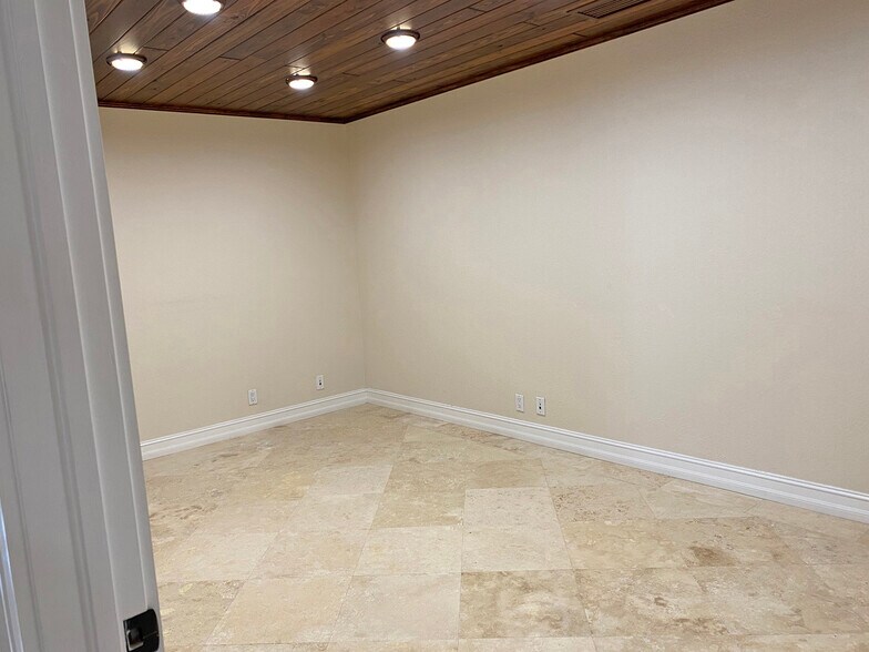 More Photos Of 520 SW Federal Hwy, Stuart Medical For Lease