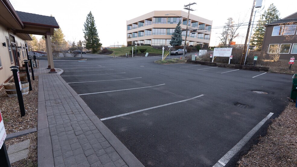 More Photos Of 360 NW Vermont St, Bend Office Residential For Lease