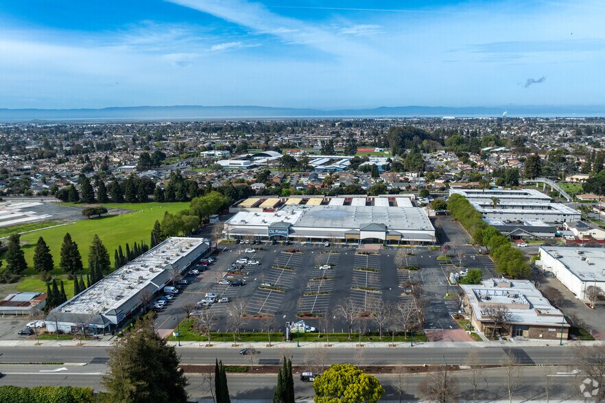More Photos Of 26905 Mission Blvd, Hayward General Retail For Lease