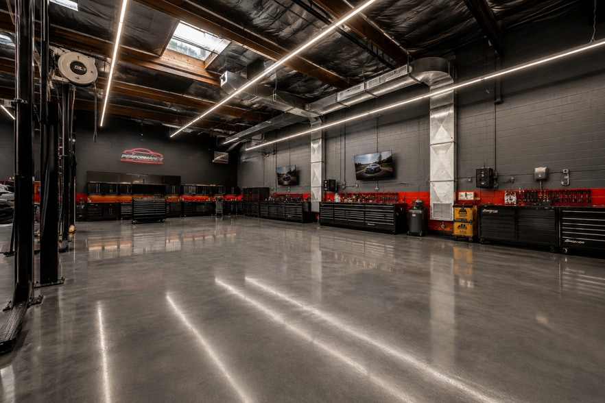 More Photos Of 4185 W Tompkins Ave, Las Vegas Auto Repair For Sale