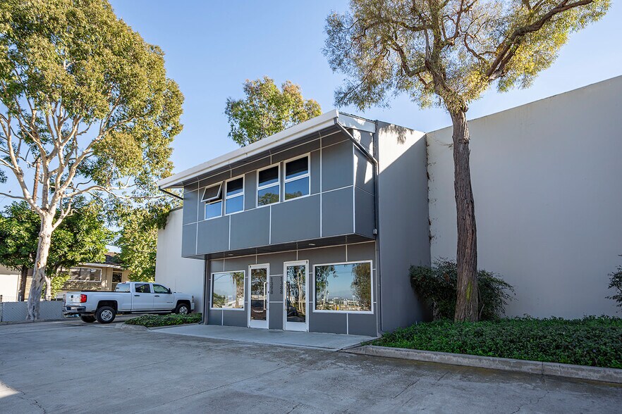 More Photos Of 2829-2871 Gundry Ave, Signal Hill Warehouse For Sale