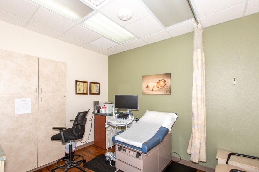 More Photos Of 1005 Division St, Prescott Medical For Sale