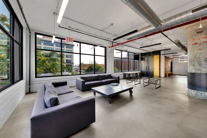 More Photos Of 4320 34th St, Long Island City Manufacturing For Sale