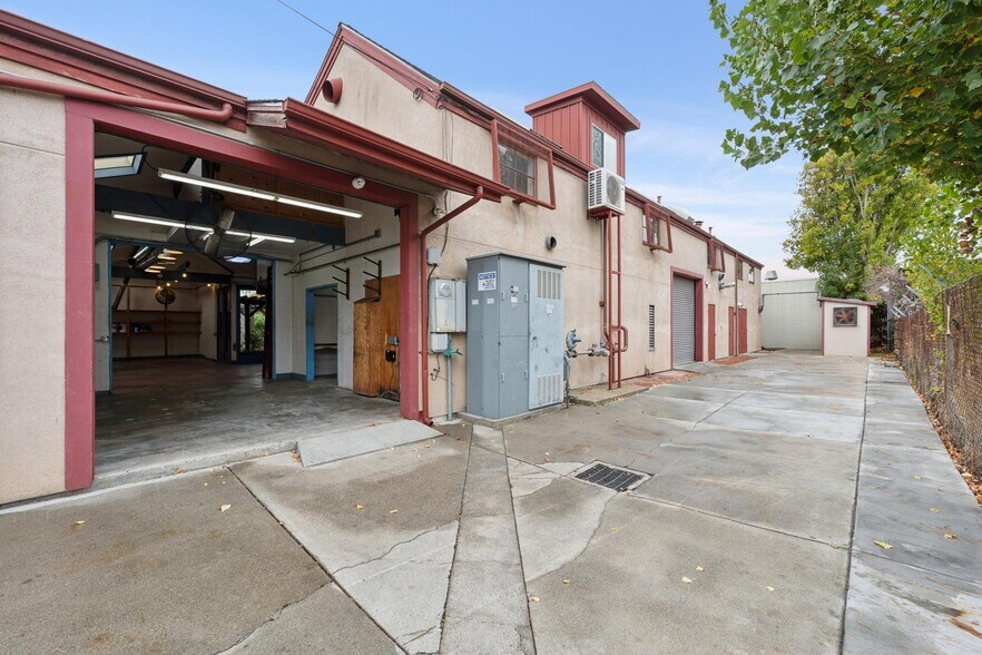 More Photos Of 253 S 25th St, Richmond Flex For Sale