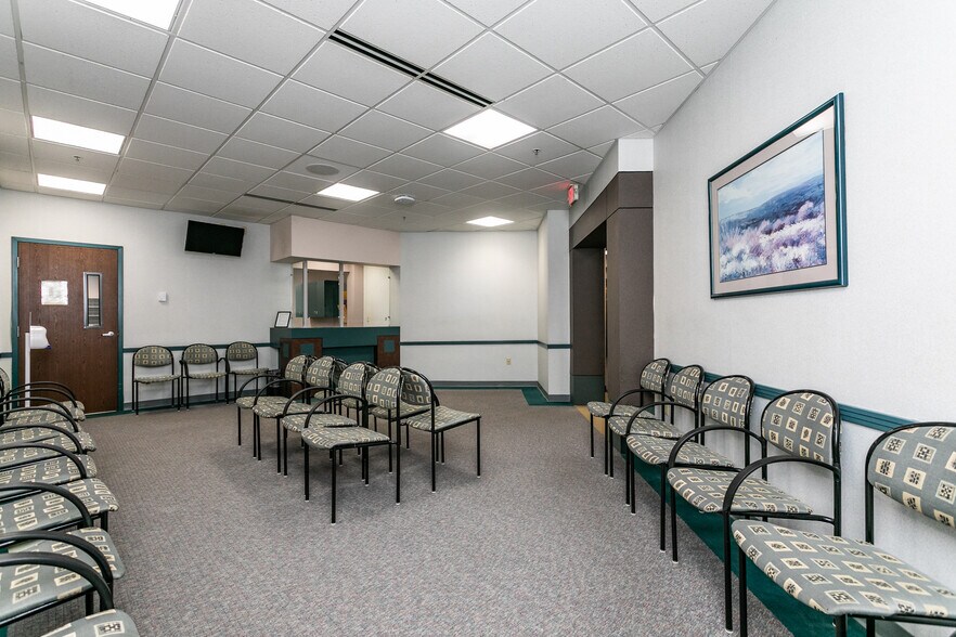 More Photos Of 1 Professional Dr, Alton Medical For Sale