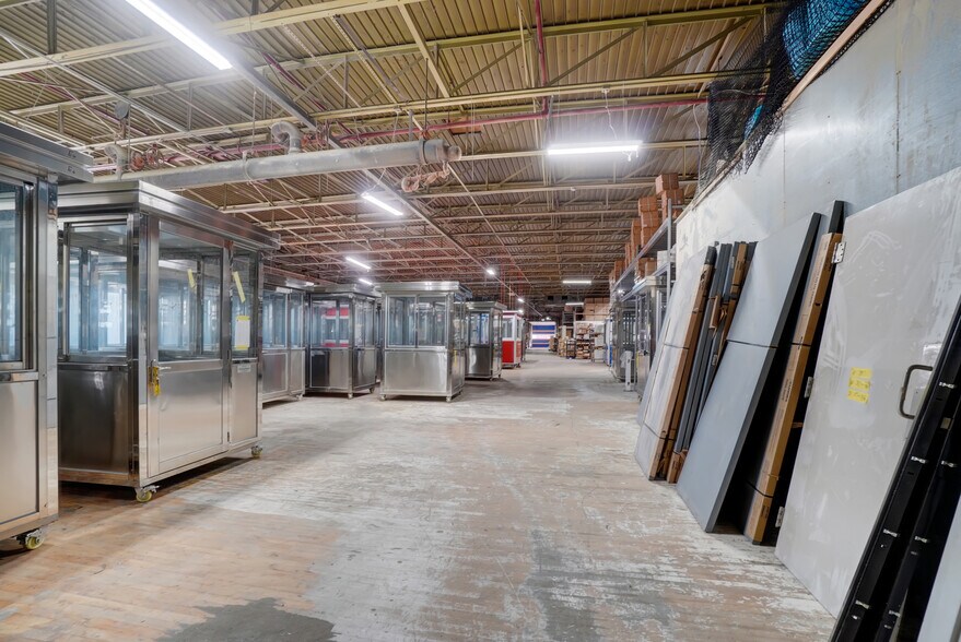 More Photos Of 25 Grand Ave, Red Lion Warehouse For Lease