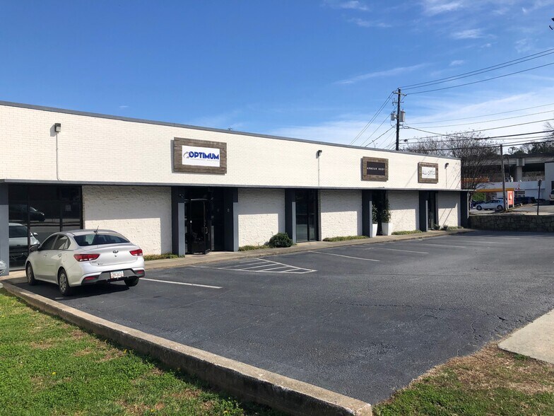 Primary Photo Of 445 Plasamour Dr NE, Atlanta Light Distribution For Lease