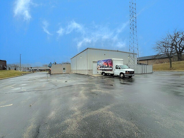 More Photos Of 1375 S Eastwood Dr, Woodstock Warehouse For Sale