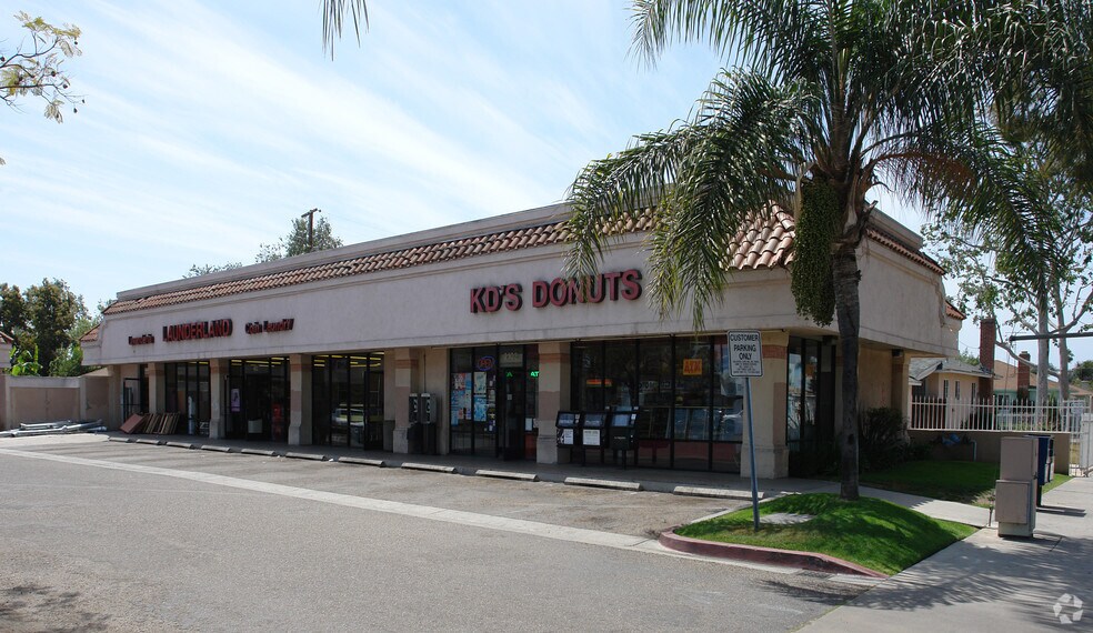 More Photos Of 2112 S Main St, Santa Ana Unknown For Lease