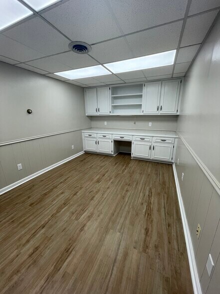 More Photos Of 1074 Martin Luther King Jr Blvd, Columbus Manufacturing For Lease