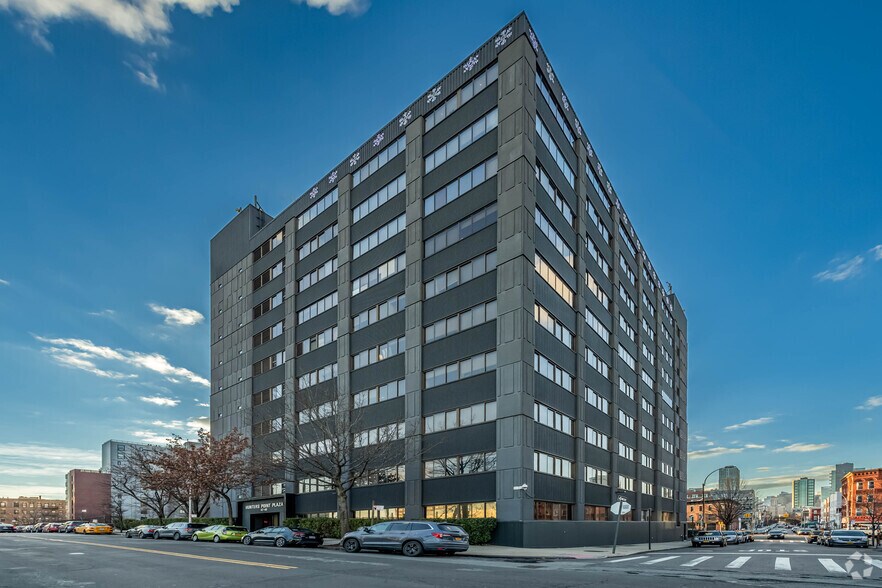 More Photos Of 4740 21st St, Long Island City Office For Lease