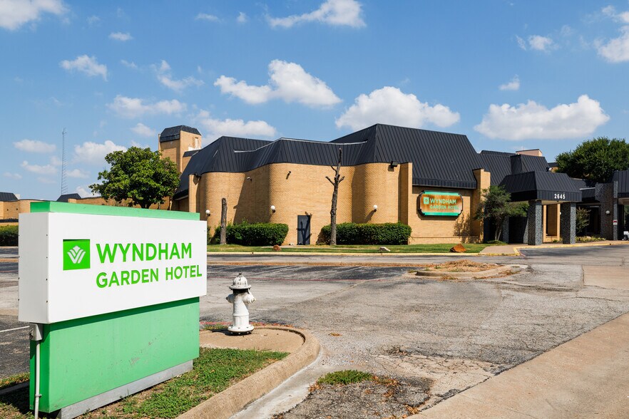 More Photos Of 2645 Lyndon B Johnson Fwy, Dallas Hotel For Sale