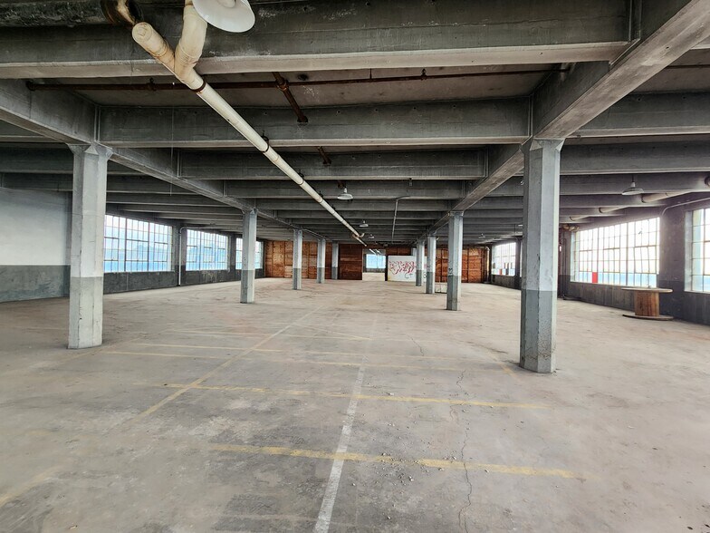 More Photos Of 711 Johnston St, Akron Warehouse For Sale