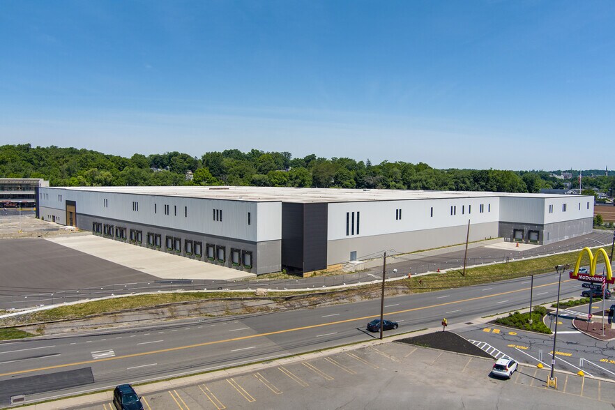 More Photos Of 102 Dolson Ave, Middletown Distribution For Lease
