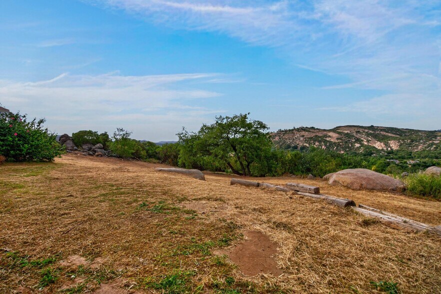 More Photos Of 14621 Woods Valley rd, Valley Center Flex For Sale