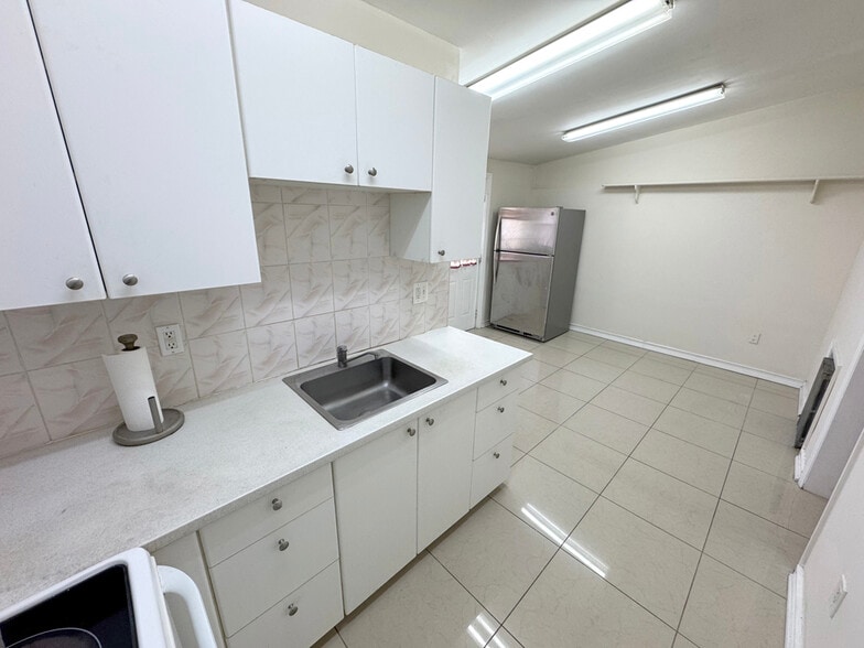 More Photos Of 6308 Bay Pky, Brooklyn Flex For Sale