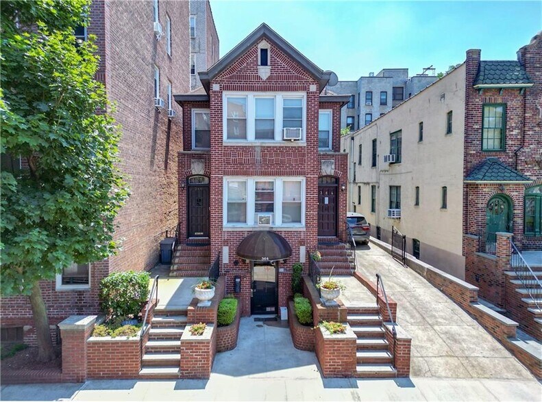 More Photos Of 364 97th St, Brooklyn Office Residential For Lease