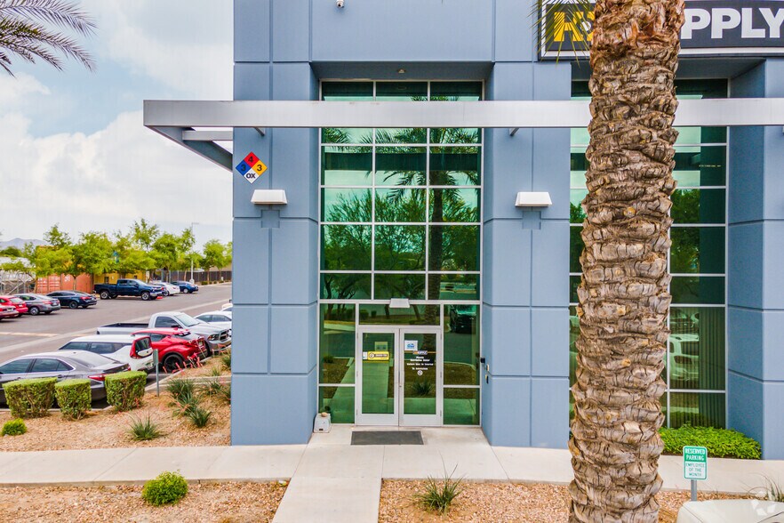 More Photos Of 6825 W Buckeye Rd, Phoenix Distribution For Lease