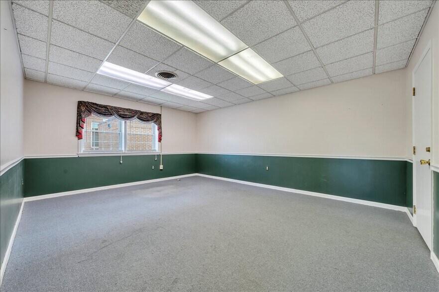 More Photos Of 356-358 Campbell Ave NW, Roanoke Office For Sale