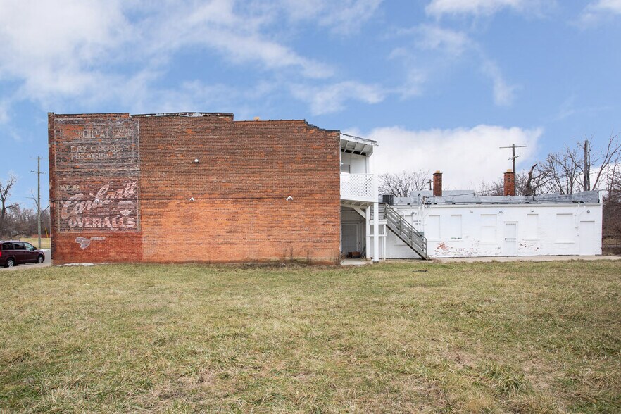 More Photos Of 14105 Kercheval St, Detroit Religious Facility For Sale