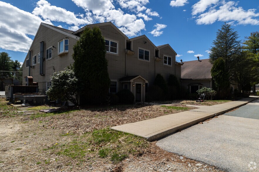 More Photos Of 123 Oak Hill Rd, Westford Research And Development For Lease