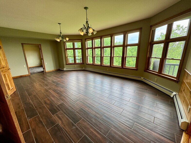 More Photos Of 487 Stevens Pl, Wells River Hospitality For Sale