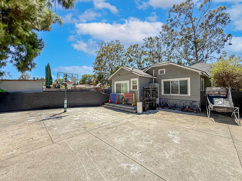 More Photos Of 1492 Sinaloa Rd, Simi Valley Religious Facility For Sale