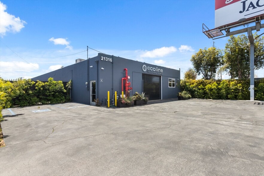 More Photos Of 21314-21316 Sherman Way, Canoga Park Service For Lease