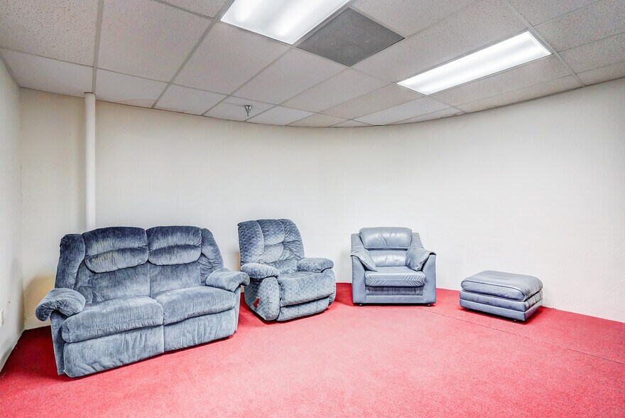 More Photos Of 950 S Central Ave, Compton Schools For Sale