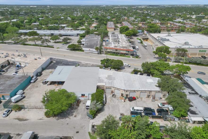 More Photos Of 4840-4860 N Dixie Hwy, Oakland Park Warehouse For Sale