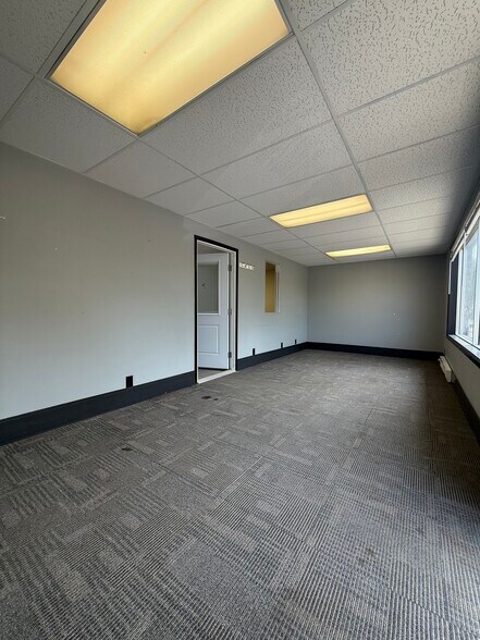 More Photos Of 337-339 S 26th St, Billings Flex For Lease
