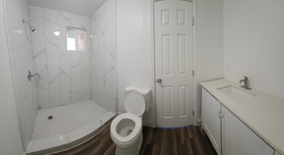 More Photos Of 2002 W Jefferson St, Phoenix Apartments For Sale