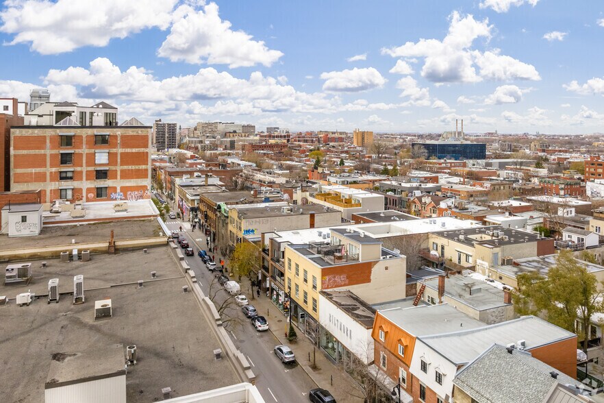 More Photos Of 4441 Boul Saint-Laurent, Montréal General Retail For Sale