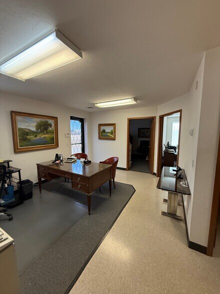 More Photos Of 8401 Mantle Ave, Oklahoma City Manufacturing For Sale