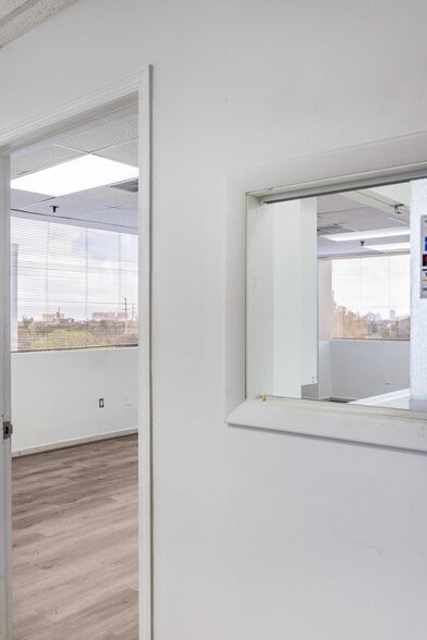 More Photos Of 5040 NW 7th St, Miami Medical For Lease