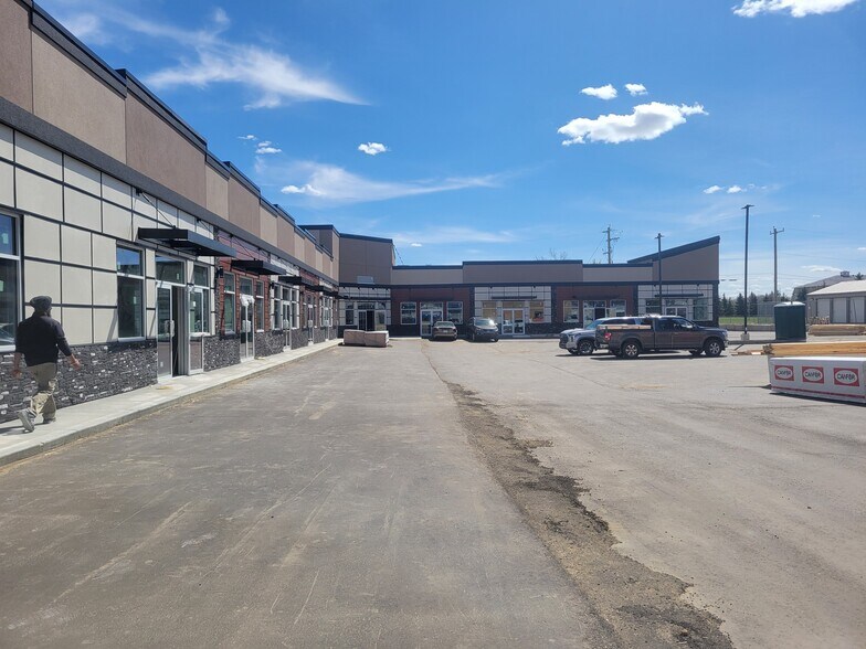 More Photos Of 6217 48A Av, Camrose Storefront For Lease