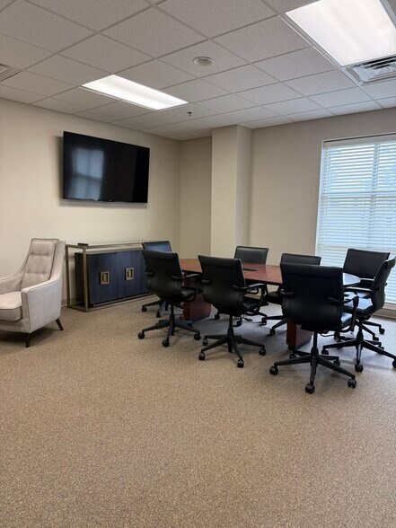 More Photos Of 639 Executive Pl, Fayetteville Medical For Lease