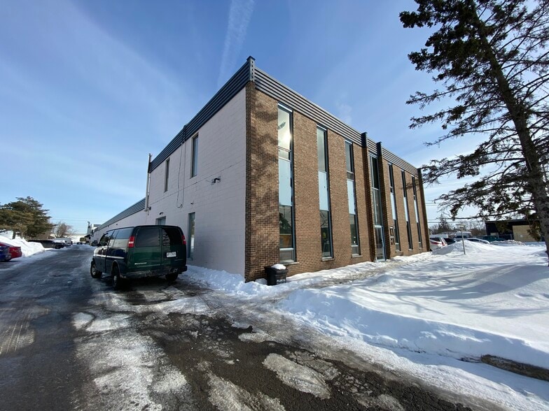 More Photos Of 1 Cleopatra Dr, Ottawa General Retail For Lease