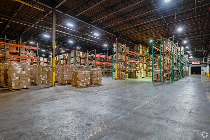 More Photos Of 1000 N South Rd, Scranton Warehouse For Lease