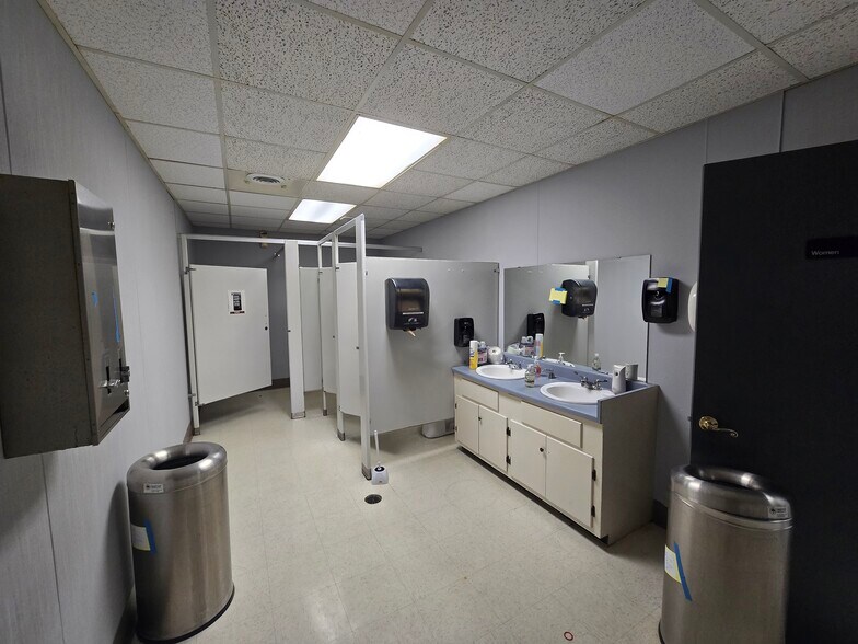 More Photos Of 2408 S 37th St, Temple Office For Sale
