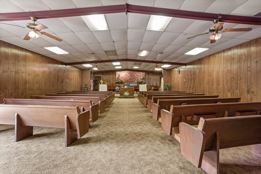 More Photos Of 9835 Frankoma Rd, Sapulpa Religious Facility For Sale