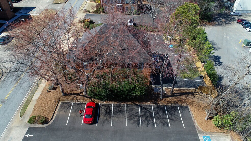 More Photos Of 610 Colonial Park Dr, Roswell Medical For Lease